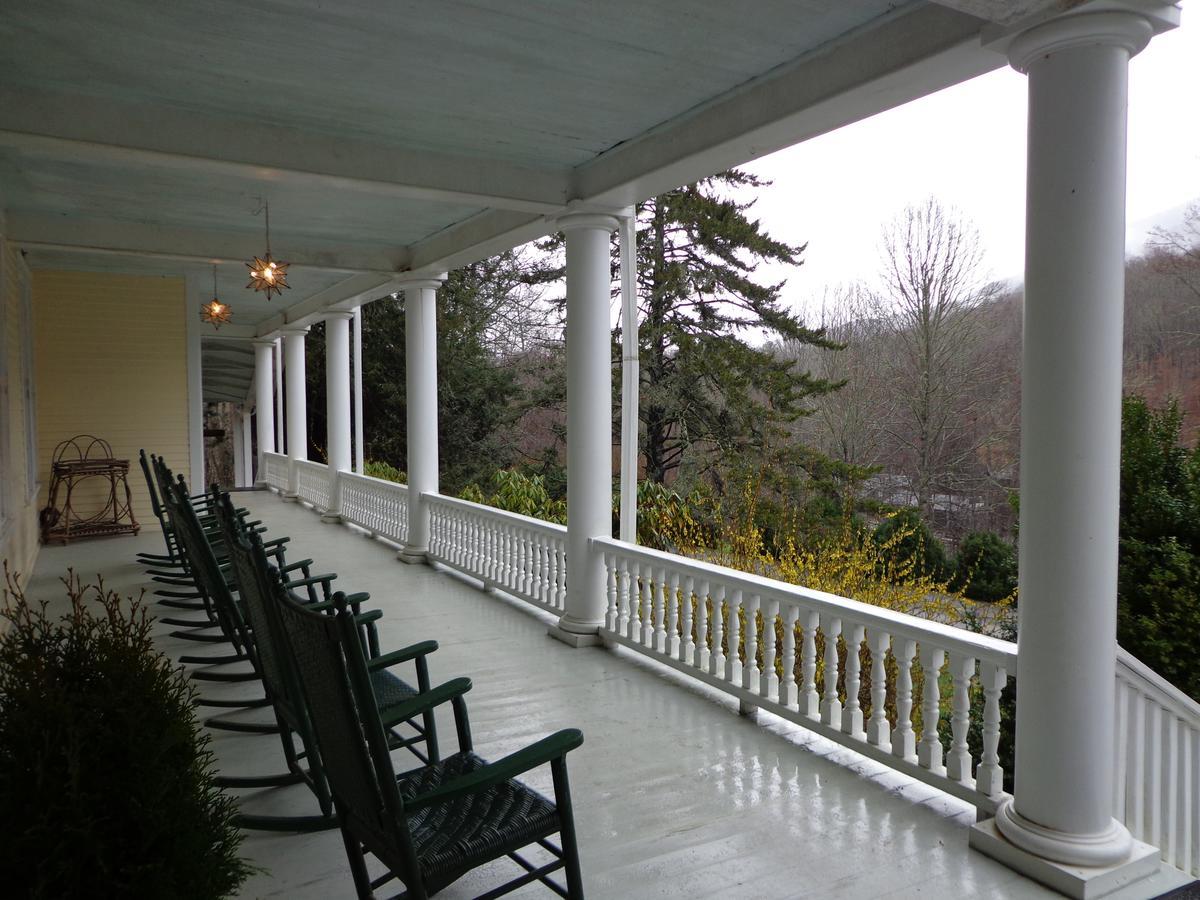 Grand Old Lady Hotel Waynesville Exterior photo