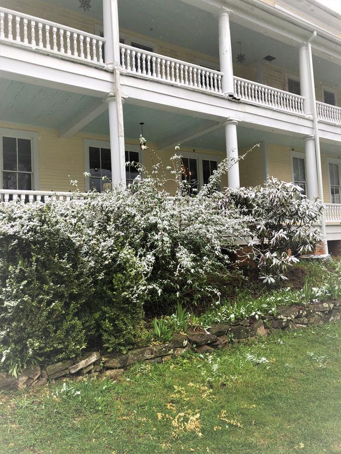 Grand Old Lady Hotel Waynesville Exterior photo