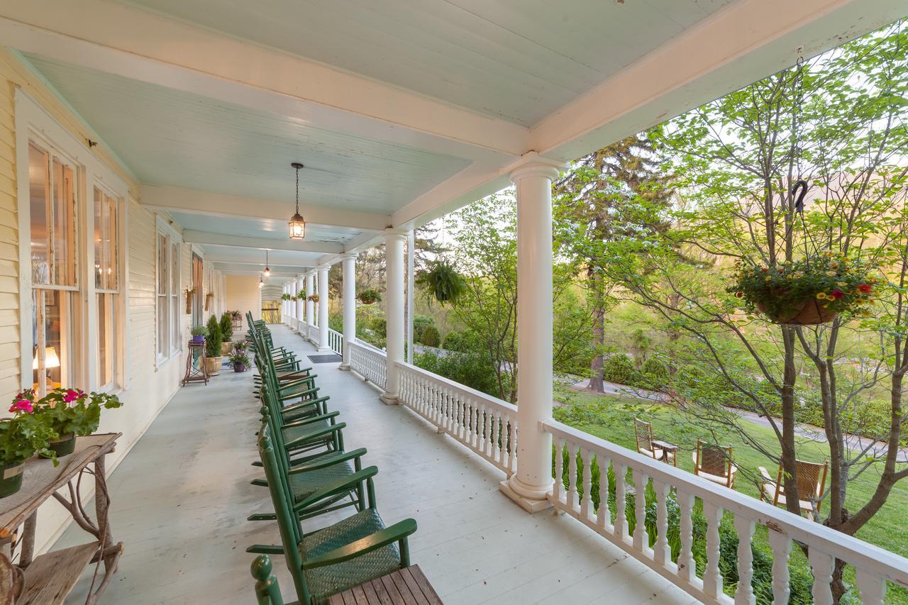 Grand Old Lady Hotel Waynesville Exterior photo