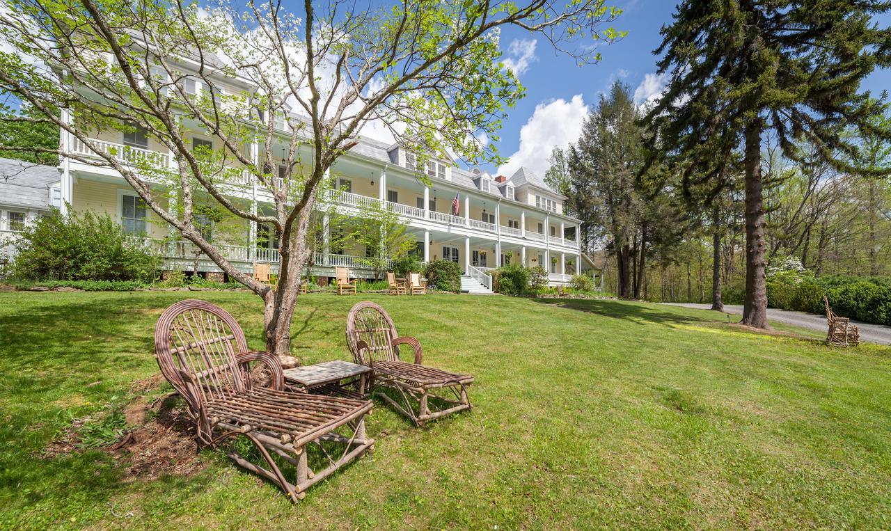 Grand Old Lady Hotel Waynesville Exterior photo