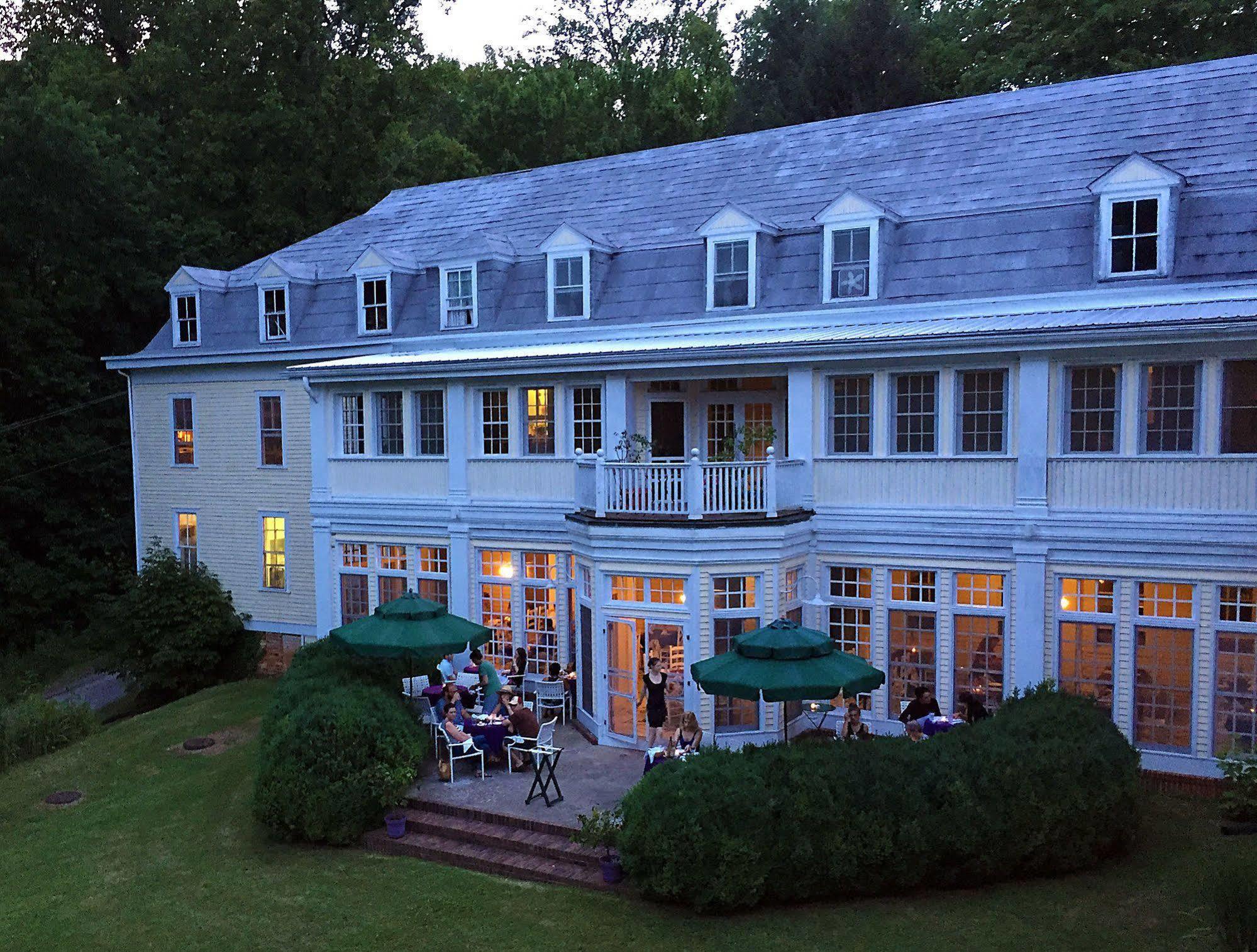 Grand Old Lady Hotel Waynesville Exterior photo